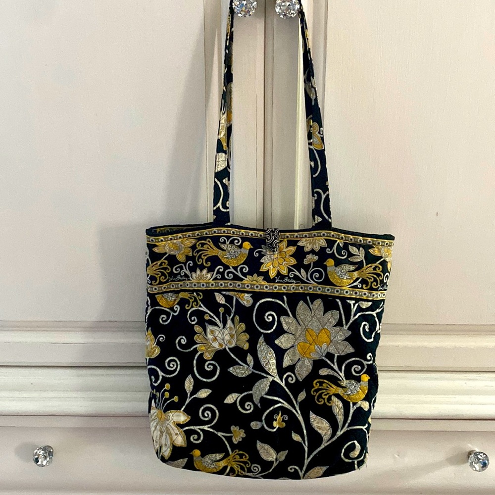 2 piece Vera Bradey purse with matching zipper case